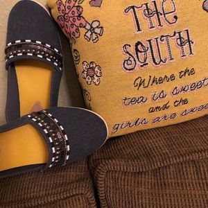 Yellow Box flats; in original box.